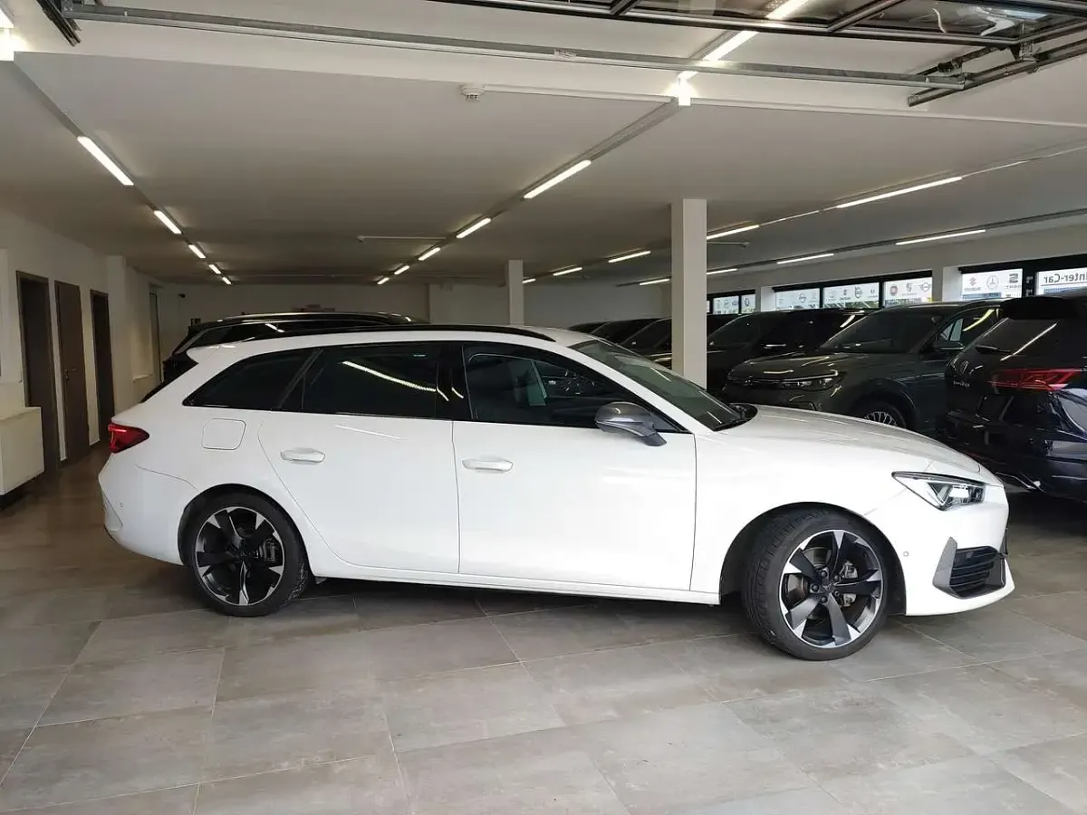 Gebraucht Cupra Leon 204 PS (150 kW) 2024 Candyweiß Kombi