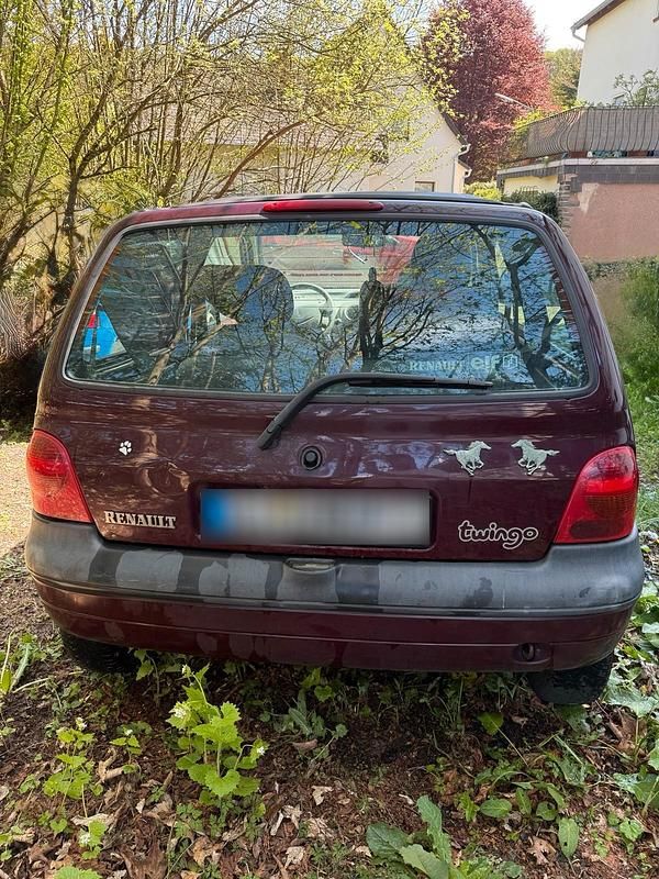 Second-hand Renault Twingo 58 CP (42 kW) 2002 Roșu Hatchback