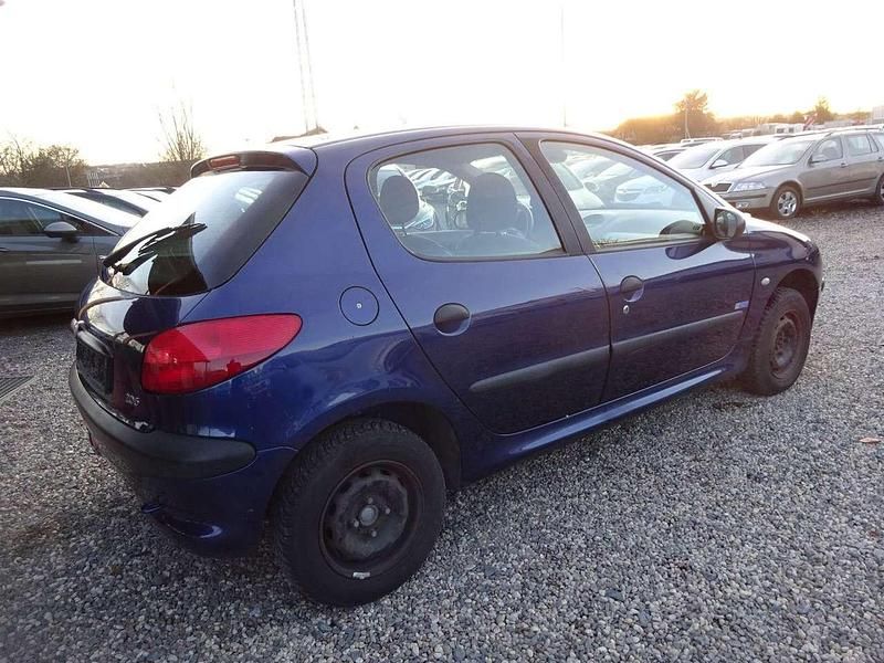 Gebraucht Peugeot 206 75 PS (55 kW) 2001 Blau Limousine