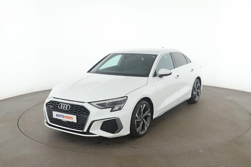 Weiß Gebraucht 2022 Audi A3 S-Line Limousine | 33.380 € (Teuer) - Bild 1/3