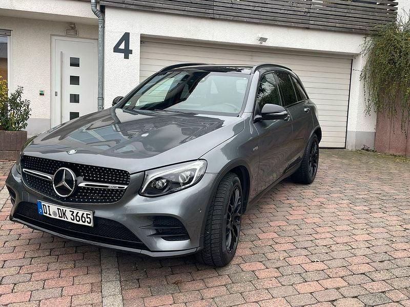 Grau Gebraucht 2017 Mercedes GLC43 AMG AMG SUV | 41.999 € (Teuer) - Bild 1/4