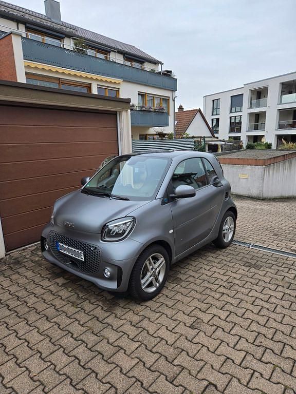 Grau Gebraucht 2023 Smart ForTwo Electric Drive Kleinwagen | 14.400 € (Etwas zu teuer) - Bild 1/4