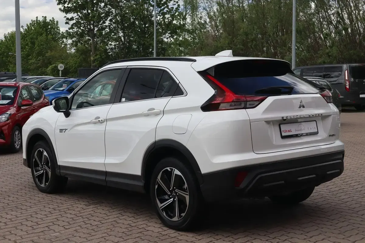 Gebraucht Mitsubishi Eclipse Cross 188 PS (138 kW) 2023 Weiß SUV