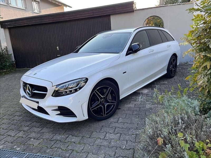 Weiß Gebraucht 2021 Mercedes C300e AMG Kombi | 28.000 € (Guter Preis) - Bild 1/4