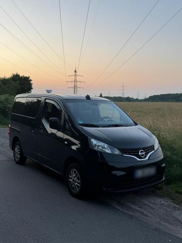 Schwarz Gebraucht 2011 Nissan Evalia Van / Kleinbus | 7.500 € (Fairer Preis) - Bild 1/4