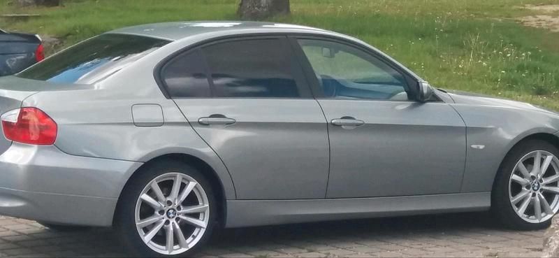 Gebraucht BMW 320 170 PS (125 kW) 2006 Grau Limousine