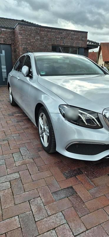 Gebraucht Mercedes E200 169 PS (124 kW) 2020 Silber Limousine