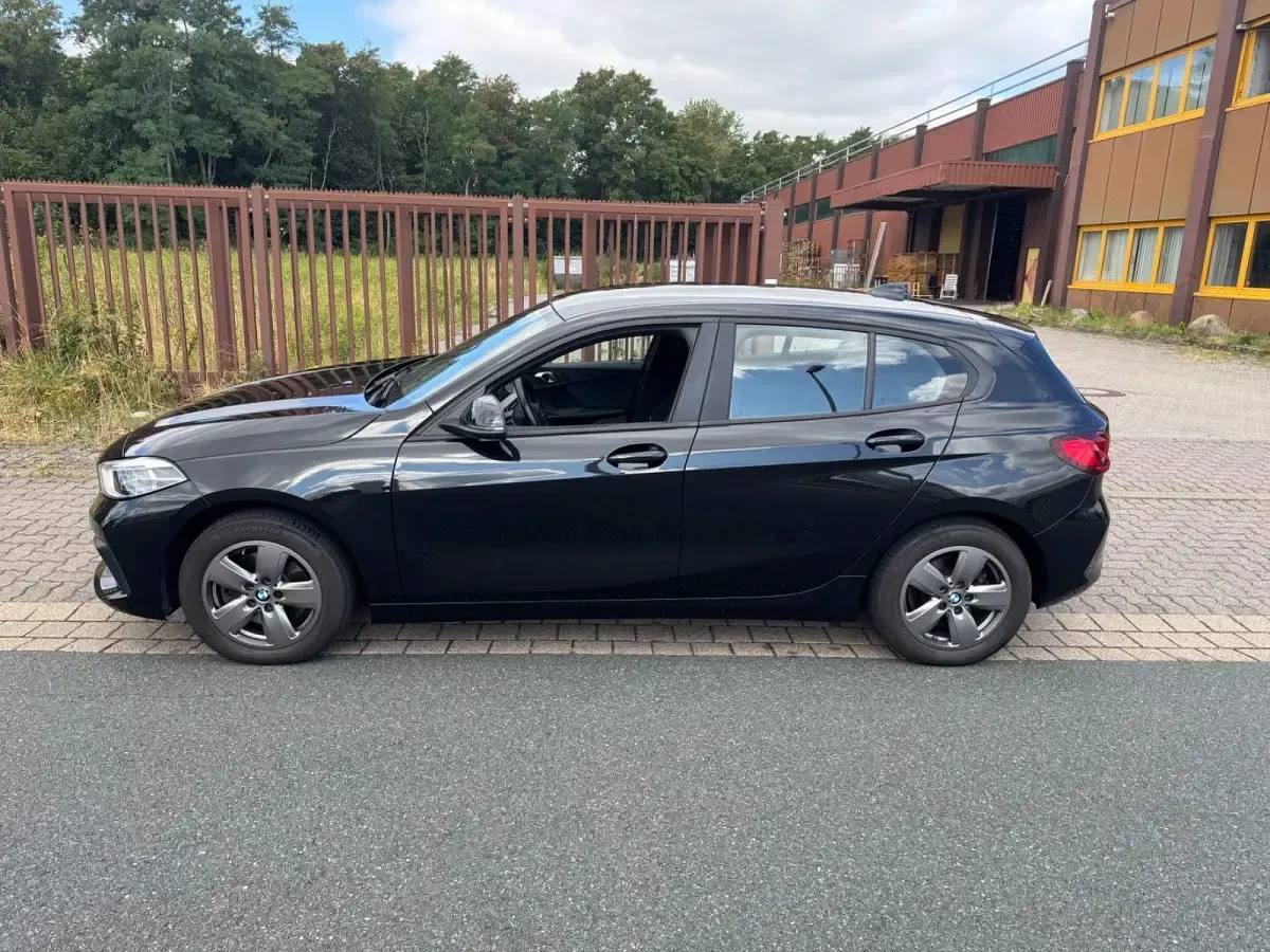 Gebraucht BMW 118 Advantage 150 PS (110 kW) 2021 Schwarz Kleinwagen