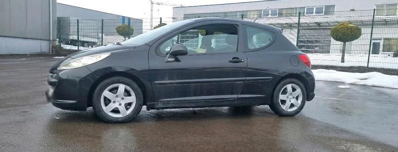 Gebraucht Peugeot 207 74 PS (54 kW) 2009 Schwarz Kleinwagen