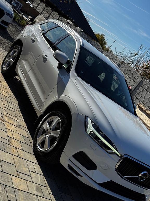 Weiß Gebraucht 2019 Volvo XC60 Inscription SUV | 21.900 € (Teuer) - Bild 1/4