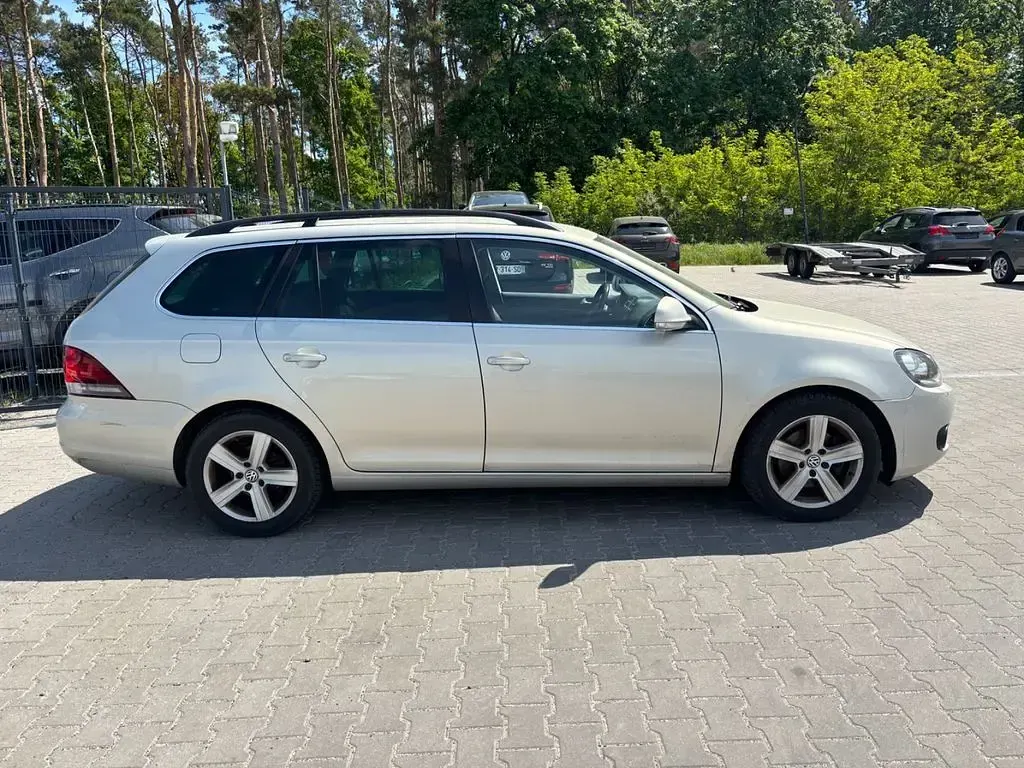 Gebraucht VW Golf VI Comfortline 122 PS (89 kW) 2010 Grau Kleinwagen