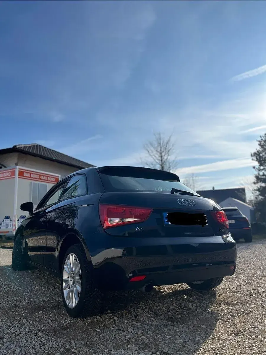 Gebraucht Audi A1 Attraction 86 PS (63 kW) 2014 Schwarz Kleinwagen