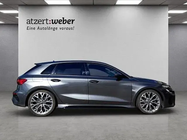 Gebraucht Audi RS3 Sport 400 PS (294 kW) 2023 Daytonagrau perleffekt Limousine
