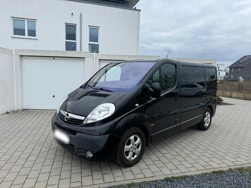 Gebraucht Opel Vivaro 145 PS (106 kW) 2008 Schwarz Van / Kleinbus