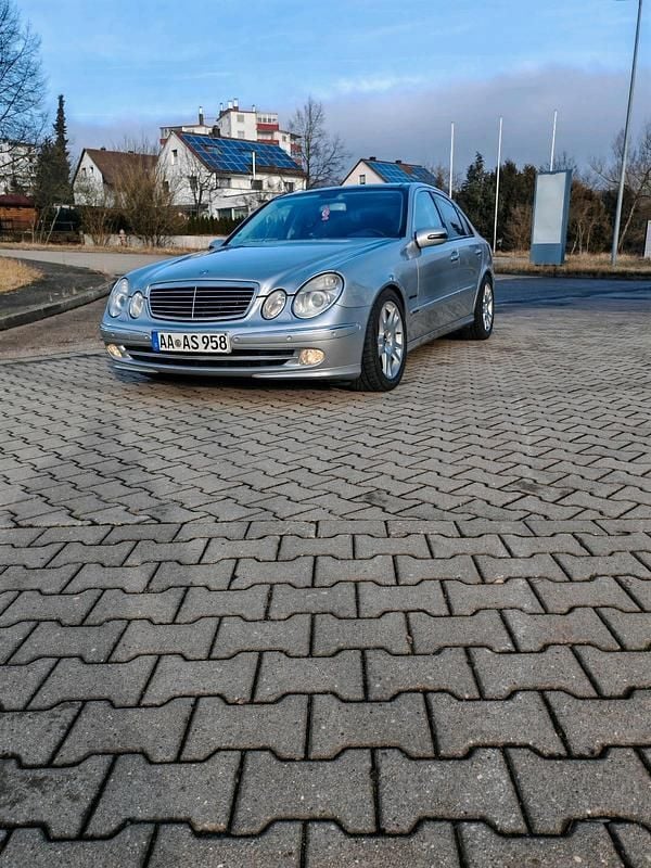 Gebraucht Mercedes E500 306 PS (225 kW) 2003 Silber Limousine