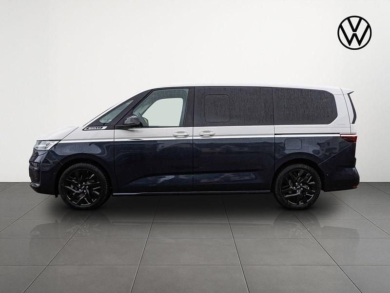 Gebraucht VW Multivan 245 PS (180 kW) 2026 Candyweiß/ starlight blue met Van