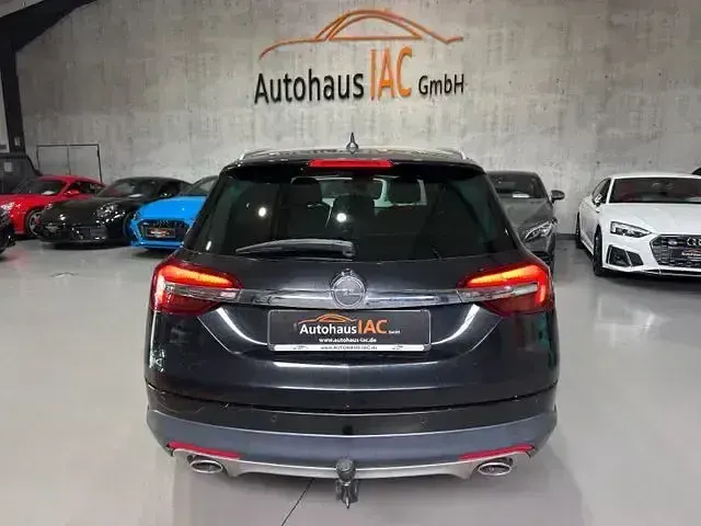 Gebraucht Opel Insignia Country Tourer Basis 194 PS (142 kW) 2014 Schwarz Kombi