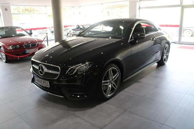 Obsidianschwarz Gebraucht 2018 Mercedes E220 Sport Coupé | 28.990 € (Fairer Preis) - Bild 1/4