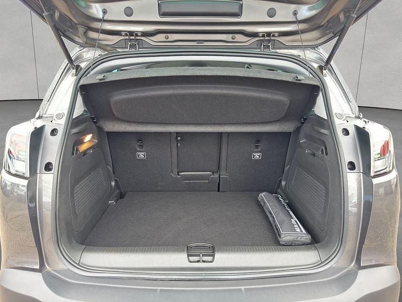 Gebraucht Opel Crossland X Ultimate 131 PS (96 kW) 2024 Vulkan grau/dach karbon schwar SUV