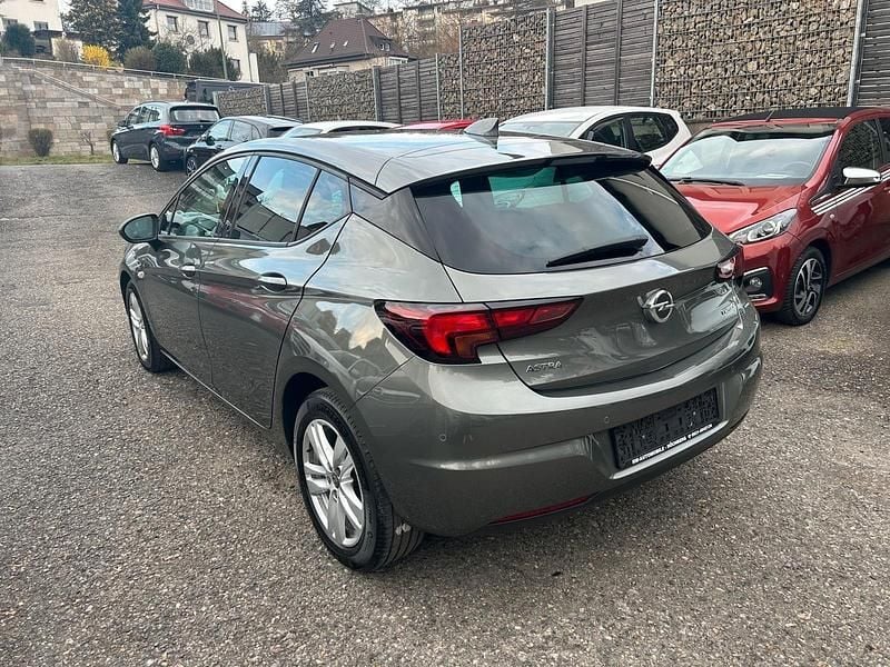 Gebraucht Opel Astra Dynamic 125 PS (91 kW) 2017 Grau Limousine
