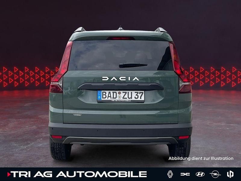 Neu Dacia Jogger Expression 141 PS (103 kW) 2025 Safarigrüngrau Van / Kleinbus