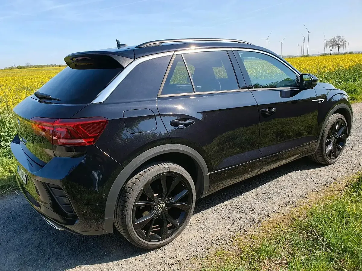 Gebraucht VW T-Roc R-line 150 PS (110 kW) 2024 Schwarz SUV