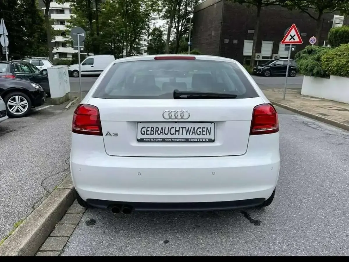 Gebraucht Audi A3 Ambition 125 PS (91 kW) 2011 Weiß Kleinwagen