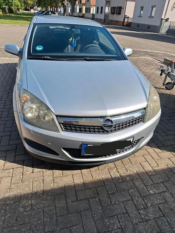 Silber Gebraucht 2008 Opel Astra Coupé | 1.350 € (Fairer Preis) - Bild 1/4