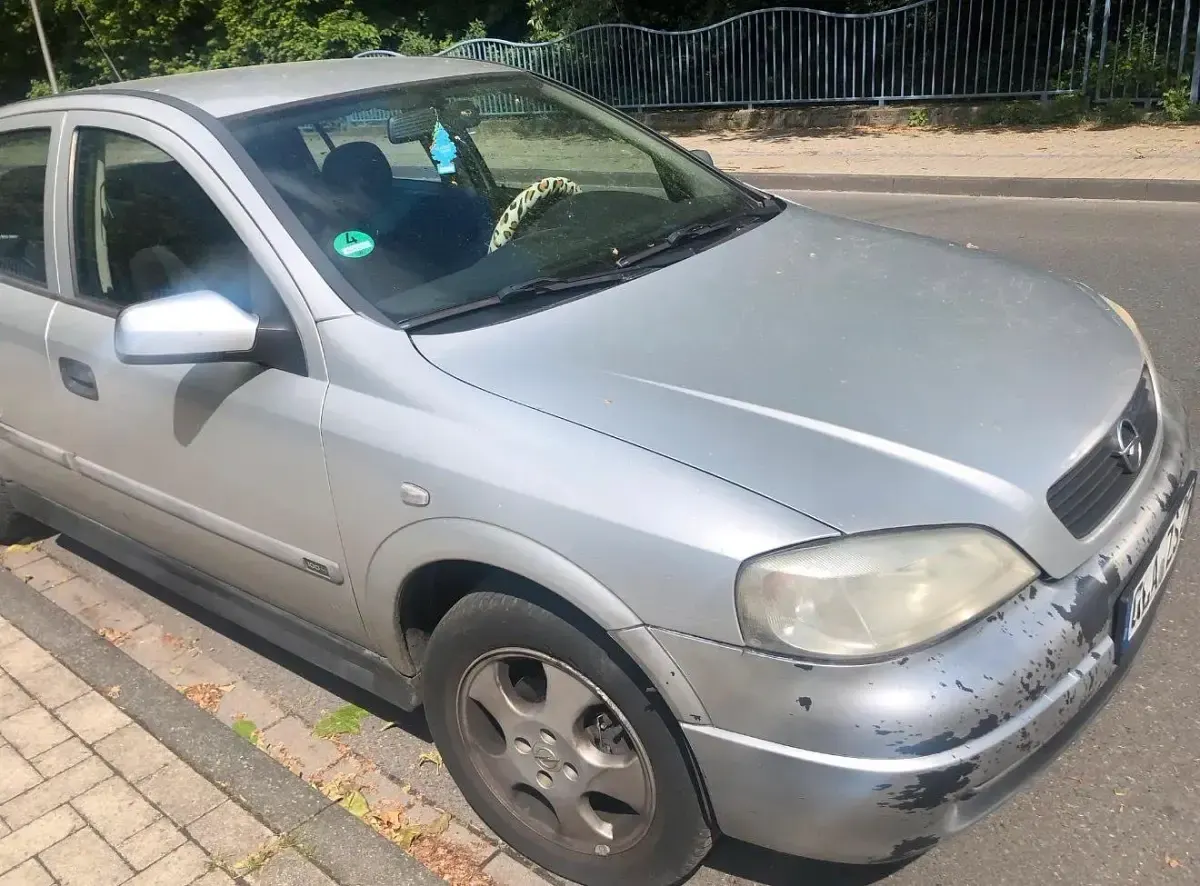Gebraucht Opel Astra 116 PS (85 kW) 2001 Silber Limousine