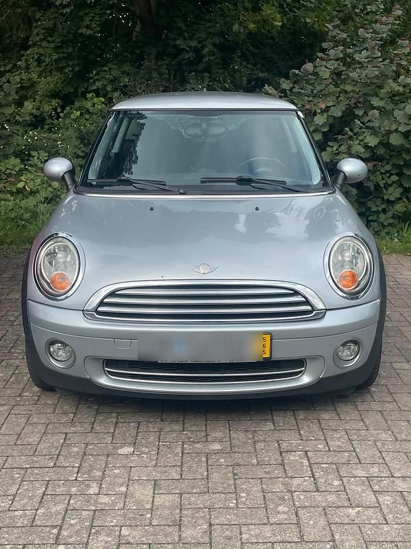 Grau Gebraucht 2007 Mini Cooper Coupé Coupé | 3.599 € (Fairer Preis) - Bild 1/4