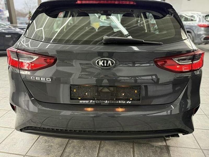 Gebraucht Kia Ceed Edition 7 99 PS (72 kW) 2019 (h8g) pentametal met. Kleinwagen