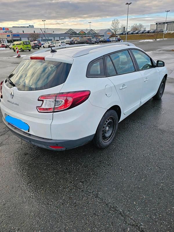 Gebraucht Renault Mégane GrandTour 110 PS (80 kW) 2013 Weiß Kombi