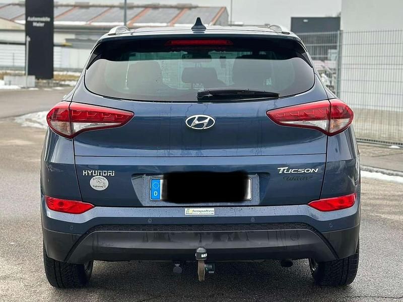 Gebraucht Hyundai Tucson 132 PS (97 kW) 2016 Blau SUV