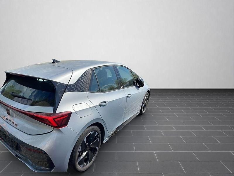 Second-hand Cupra Born 169 kW (231 CP) 2023 Argintiu Hatchback