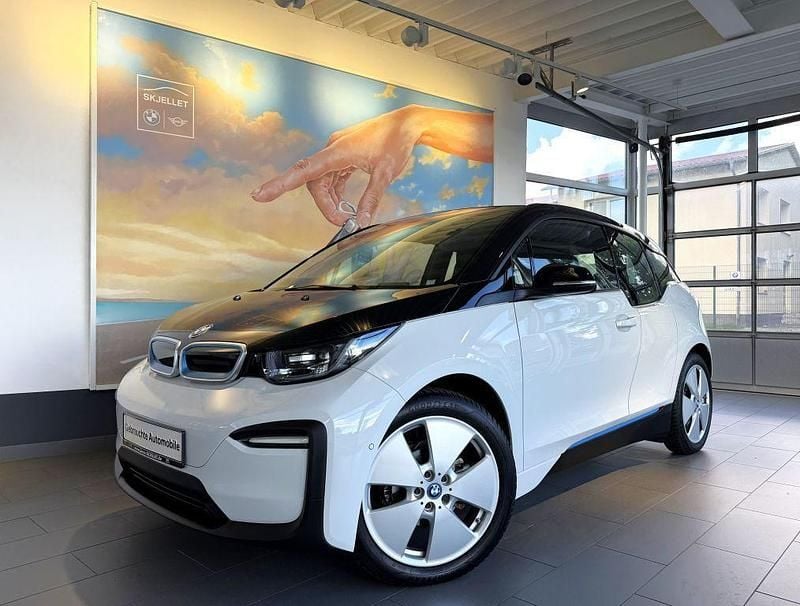 Weiß Gebraucht 2022 BMW i3 Kleinwagen | 20.220 € (Guter Preis) - Bild 1/4