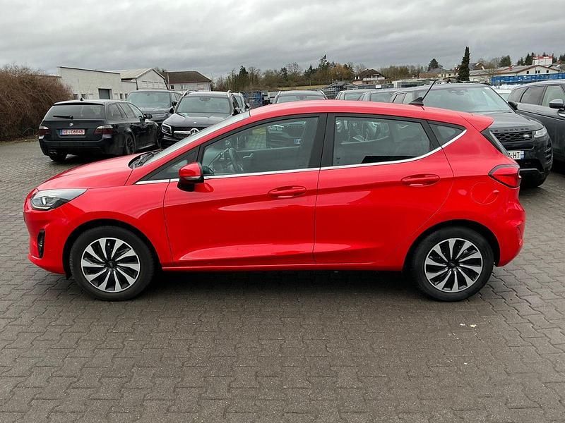 Gebraucht Ford Fiesta Titanium 95 PS (69 kW) 2023 Rot Kleinwagen