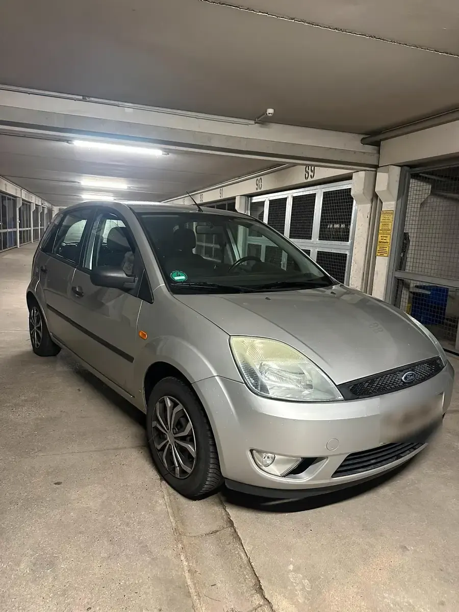 Gebraucht Ford Fiesta 69 PS (50 kW) 2003 Grau Kleinwagen