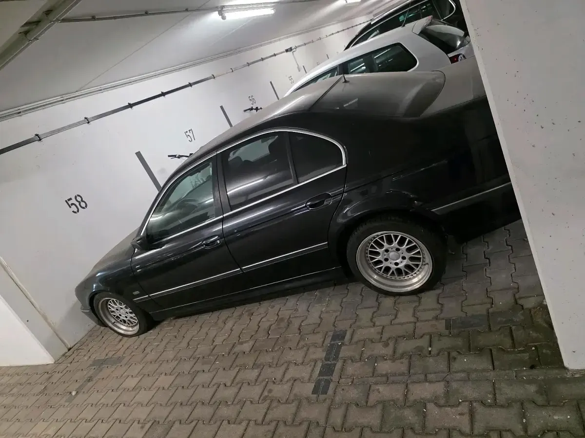 Gebraucht BMW 528 193 PS (141 kW) 2000 Schwarz Limousine
