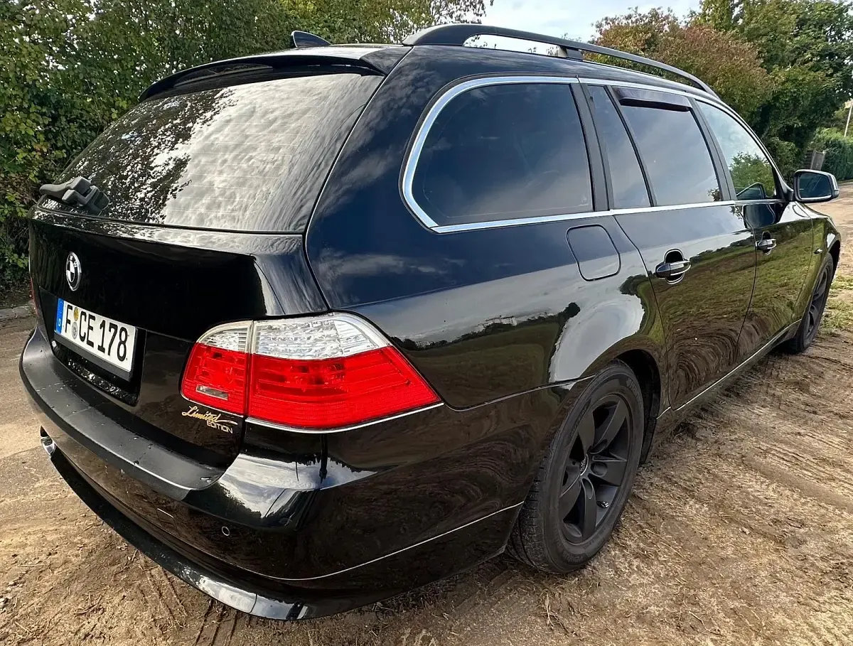Gebraucht BMW 520 163 PS (119 kW) 2010 Schwarz Kombi