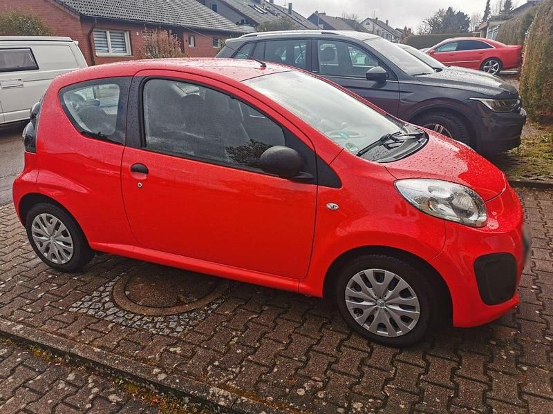 Gebraucht Citroën C1 Attraction 68 PS (50 kW) 2013 Rot Kleinwagen
