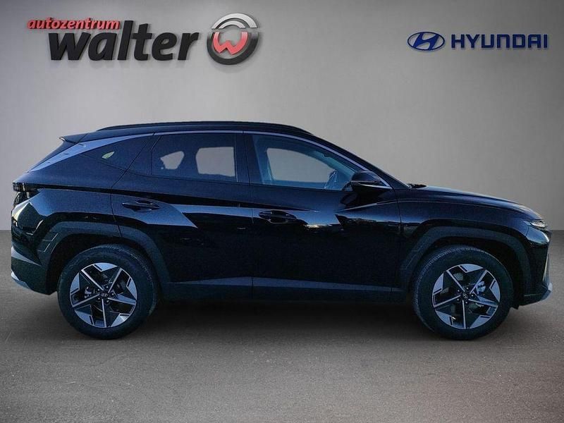 Neu Hyundai Tucson Trend 215 PS (158 kW) 2025 Abyss black / met SUV