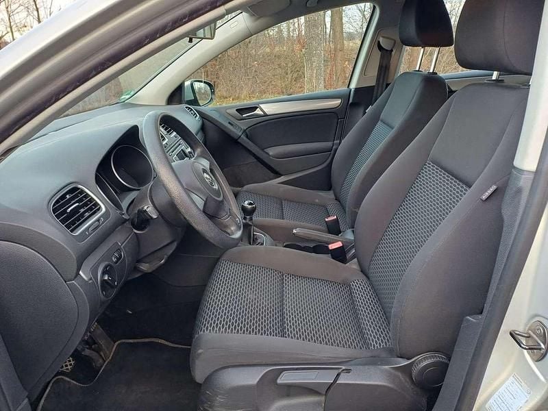 Gebraucht VW Golf VI 105 PS (77 kW) 2011 Silber Kleinwagen