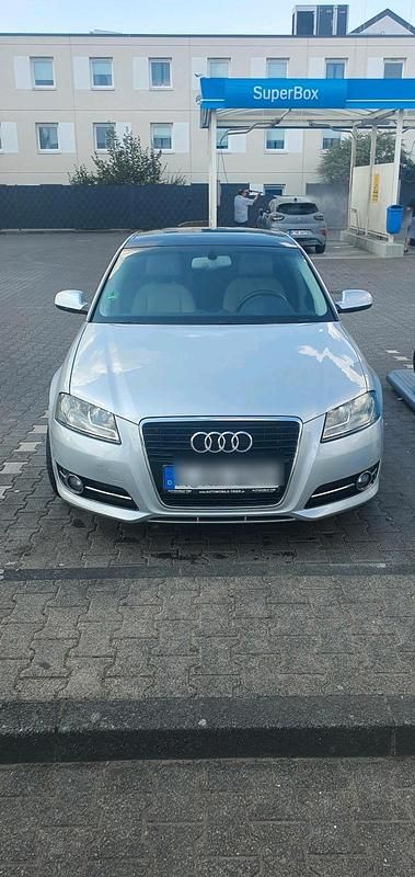 Silber Gebraucht 2011 Audi A3 Kombi | 8.950 € (Etwas zu teuer) - Bild 1/4
