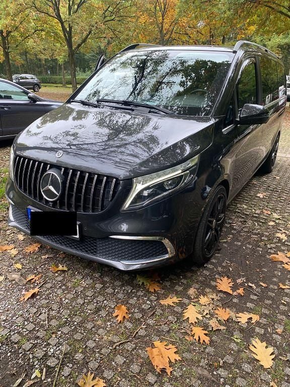 Grau Gebraucht 2019 Mercedes V250 Avantgarde Van / Kleinbus | 39.900 € (Superpreis) - Bild 1/4