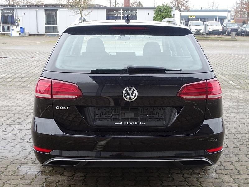Gebraucht VW Golf VII 150 PS (110 kW) 2020 Deep black pearl Kombi