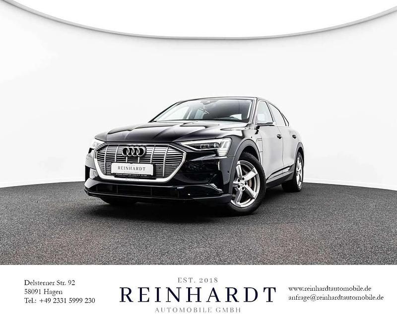 Brillantschwarz Gebraucht 2021 Audi e-tron Sportback Ambiente SUV | 31.005 € (Guter Preis) - Bild 1/3