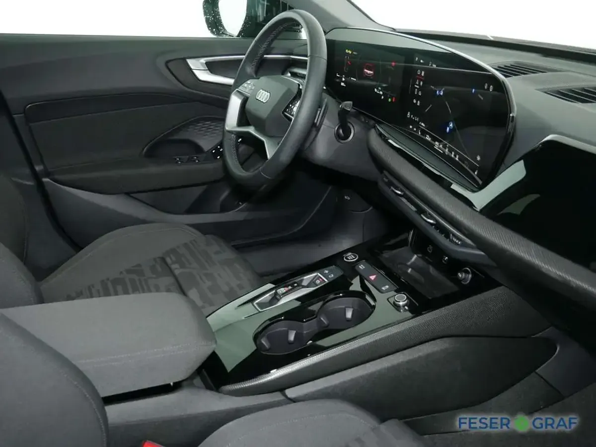 Gebraucht Audi A5 Sport 204 PS (150 kW) 2025 Mythosschwarz metallic Kombi