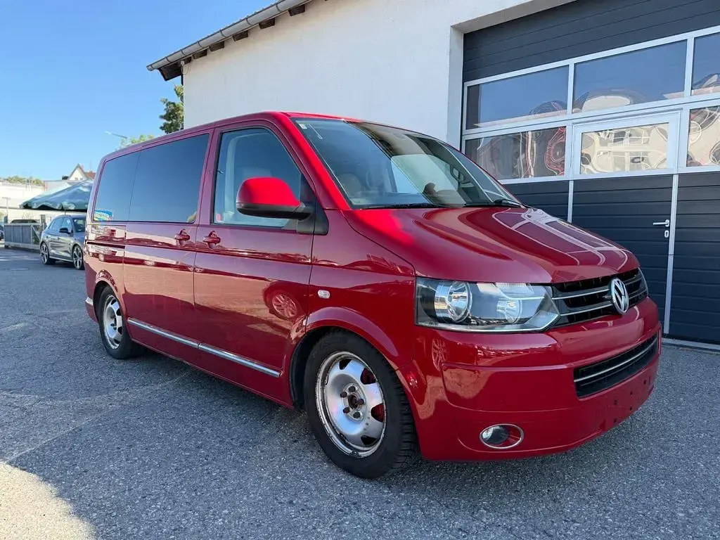 Gebraucht VW Multivan Highline 179 PS (131 kW) 2010 Rot Van / Kleinbus
