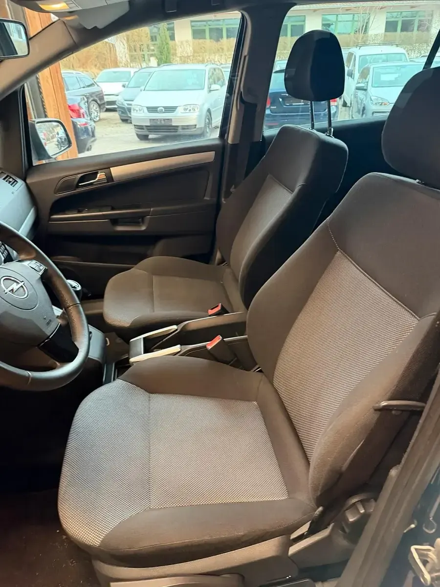 Gebraucht Opel Zafira Innovation 116 PS (85 kW) 2010 Blau Van / Kleinbus