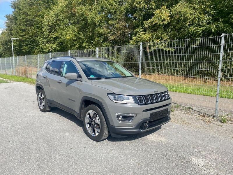 Grau Gebraucht 2019 Jeep Compass Limited SUV | 16.490 € (Fairer Preis) - Bild 1/4